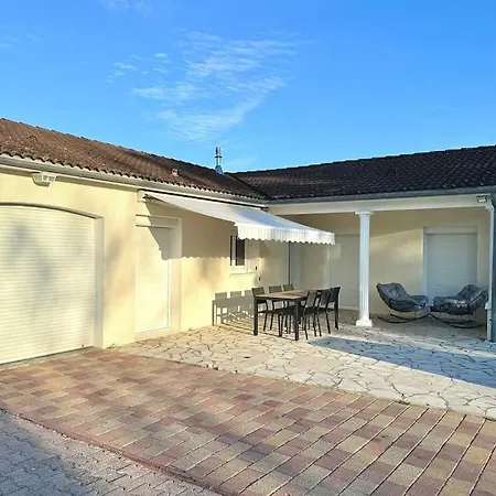 Maison Chaleureuse Avec Piscine * Izon